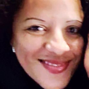 Meet your Posher, Dina